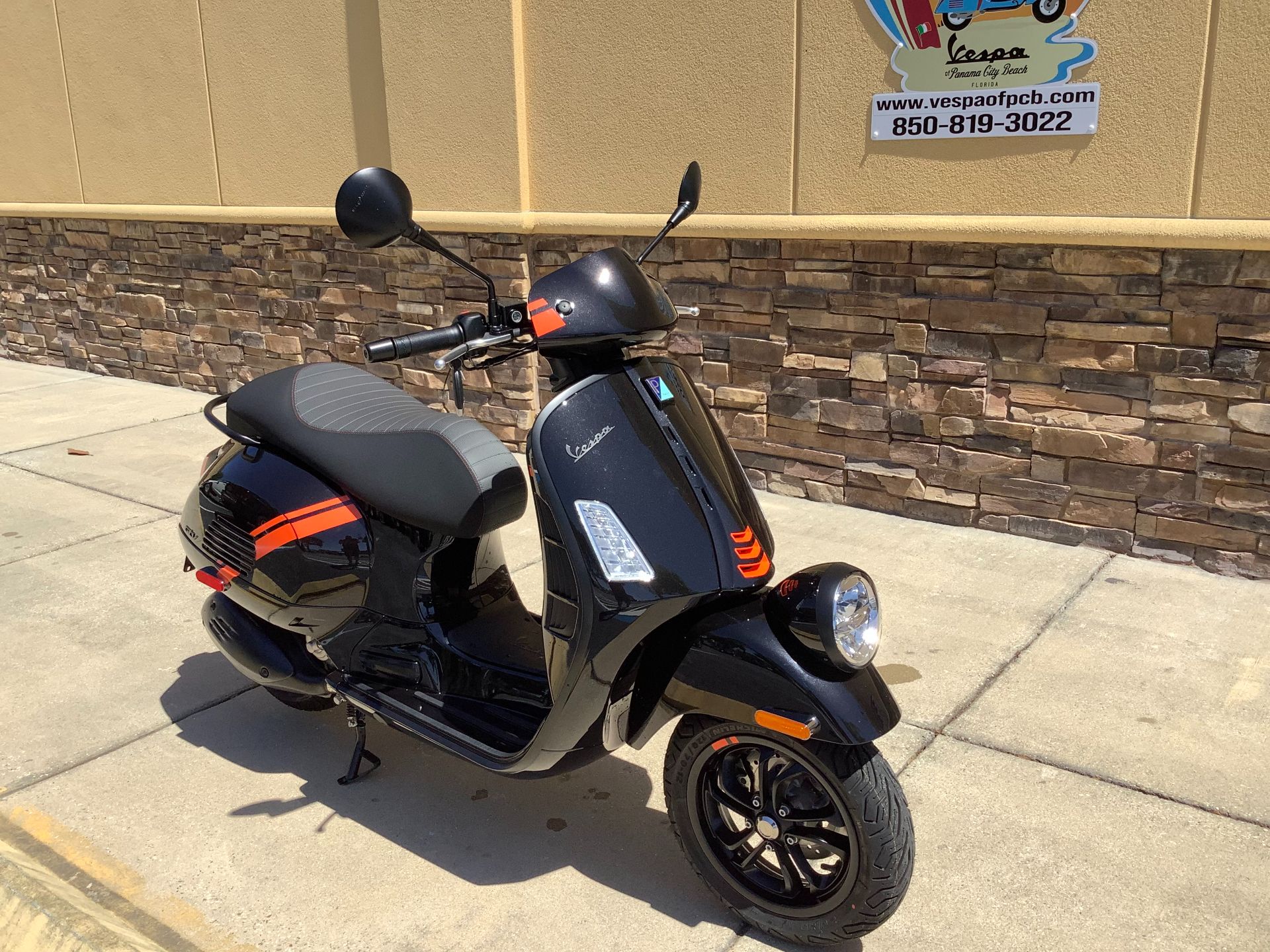 2024 Vespa GTV 300 in Panama City Beach, Florida - Photo 2