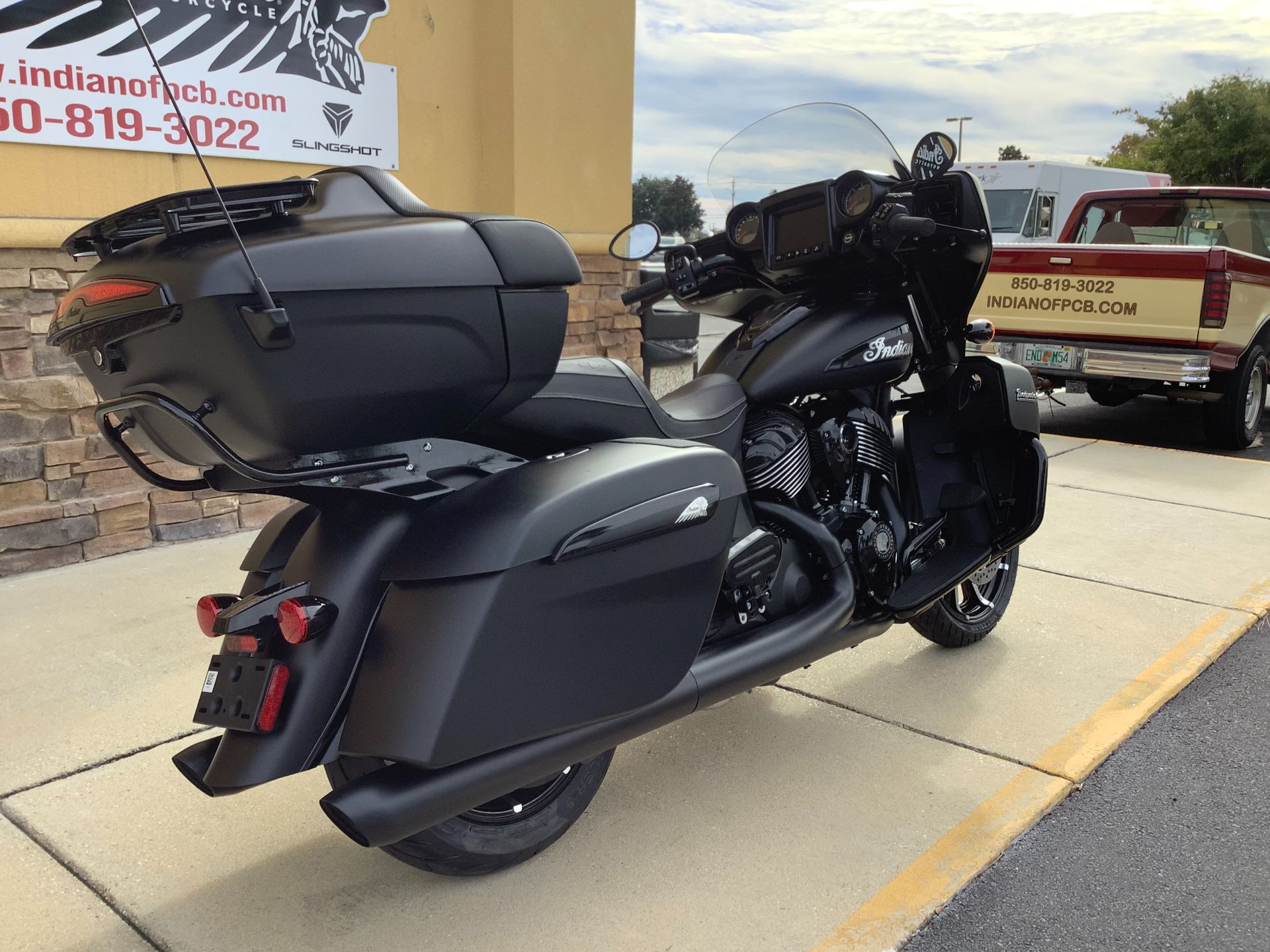 2024 Indian Motorcycle Roadmaster® Dark Horse® with PowerBand Audio Package in Panama City Beach, Florida - Photo 3