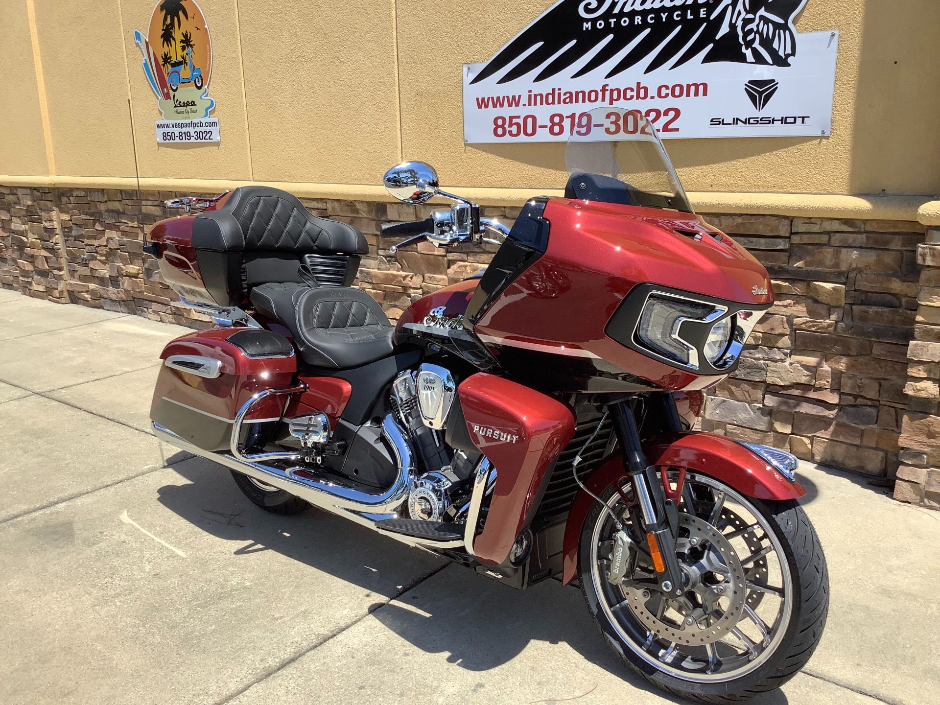 2024 Indian Motorcycle Pursuit® Limited Icon with PowerBand Audio Package in Panama City Beach, Florida - Photo 2