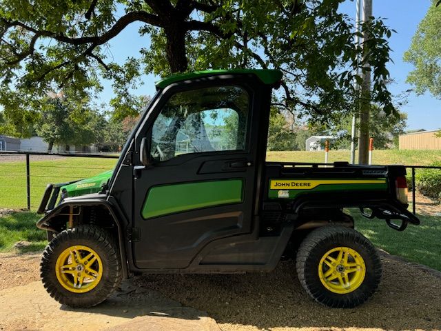 2023 John Deere XUV835R Premium Cab in Jones, Oklahoma - Photo 1