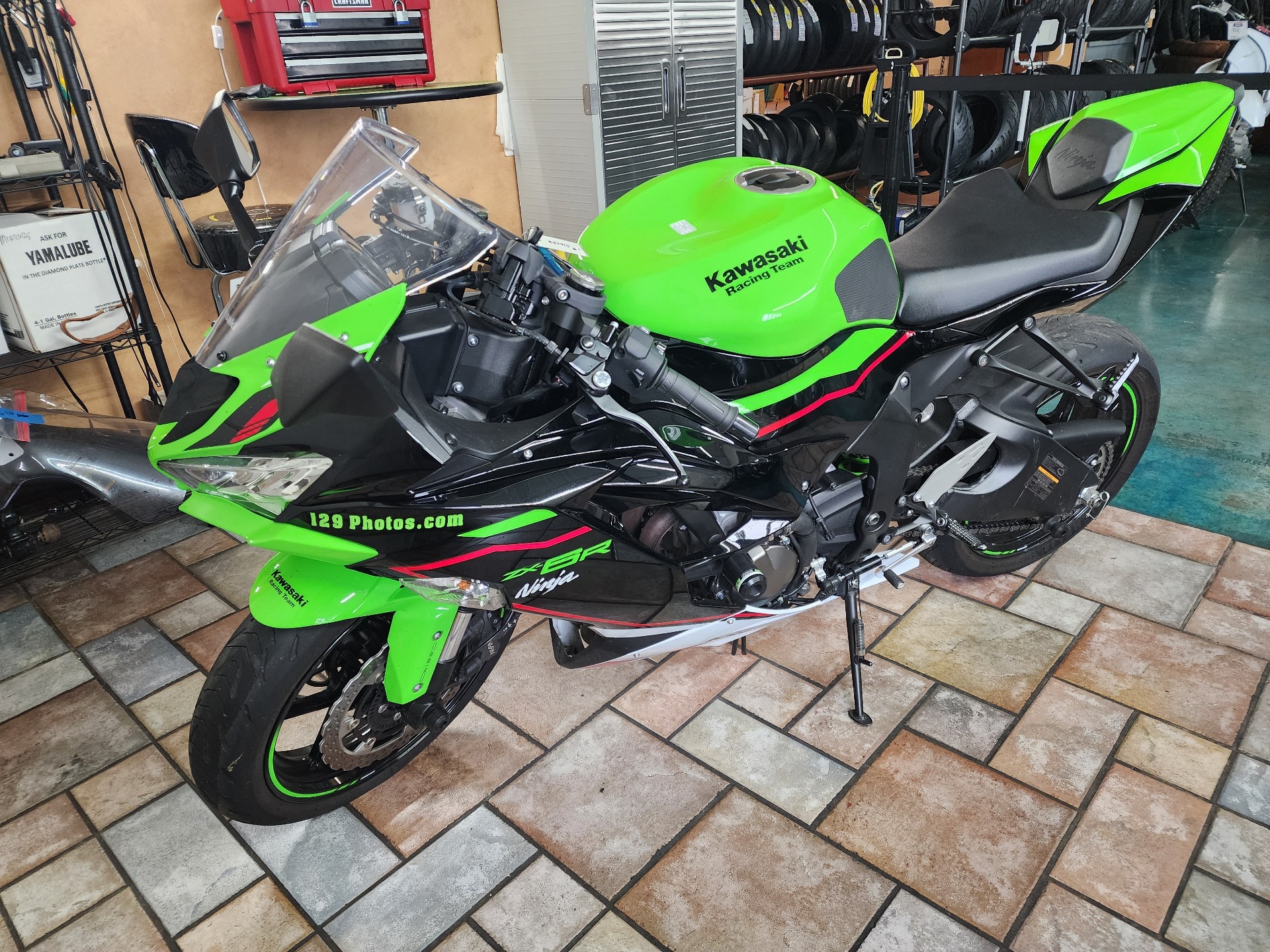 2021 Kawasaki Ninja ZX-6R ABS KRT Edition in Louisville, Tennessee - Photo 2