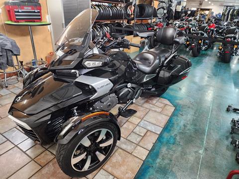 2016 Can-Am Spyder F3-T SE6 w/ Audio System in Louisville, Tennessee - Photo 2