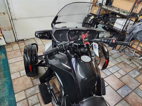 2016 Can-Am Spyder F3-T SE6 w/ Audio System in Louisville, Tennessee - Photo 5