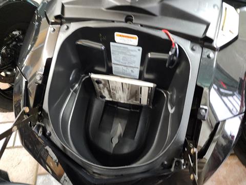 2016 Can-Am Spyder F3-T SE6 w/ Audio System in Louisville, Tennessee - Photo 7