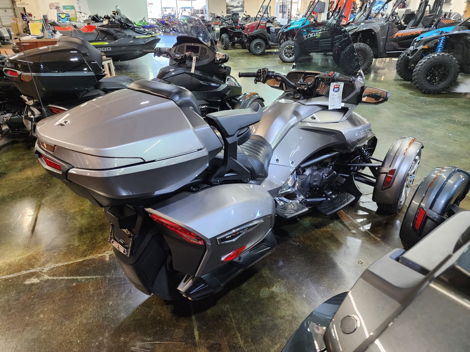 2017 Can-Am Spyder F3 Limited in Louisville, Tennessee - Photo 6
