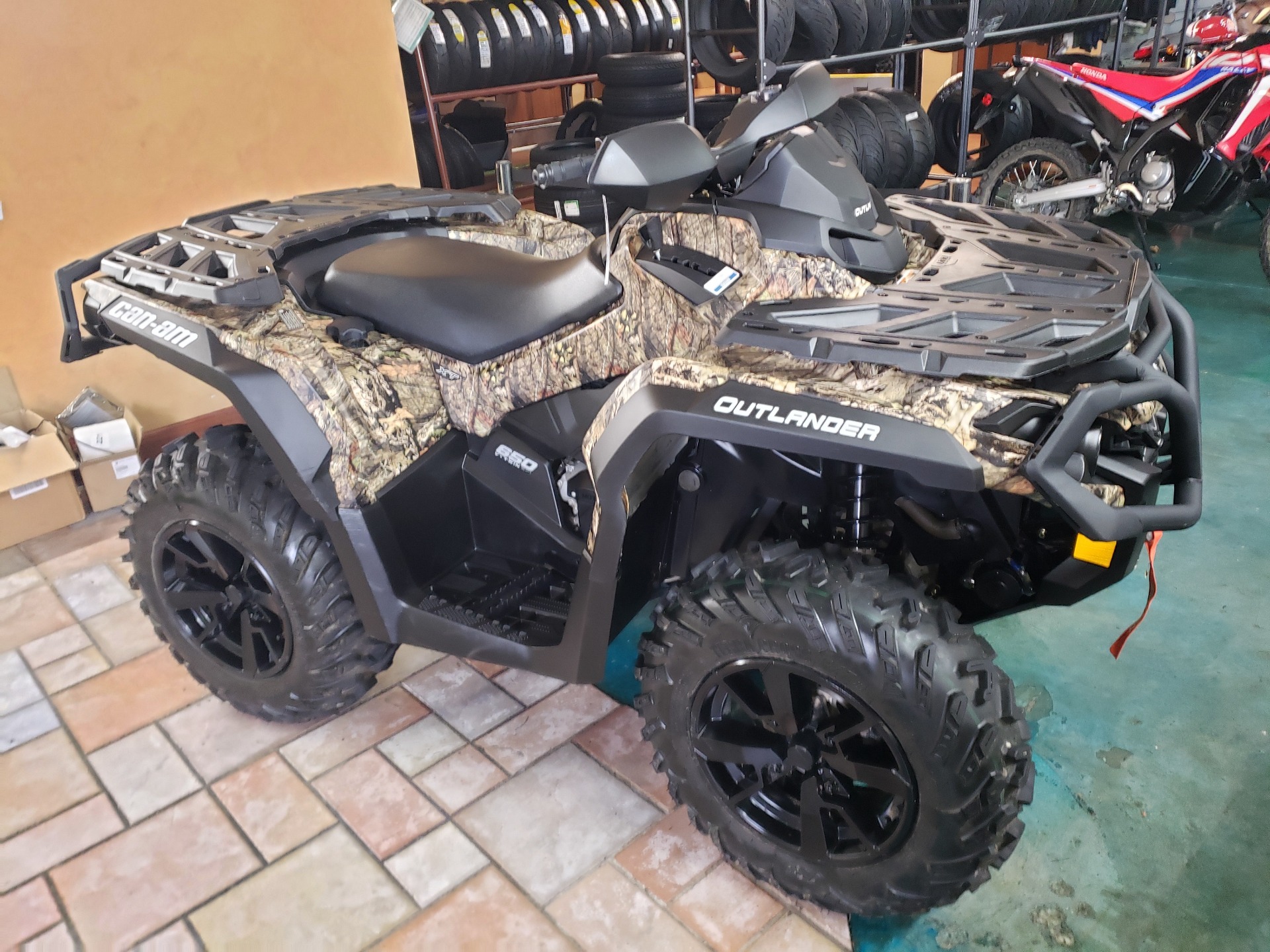 2022 Can-Am Outlander XT 650 in Louisville, Tennessee - Photo 1