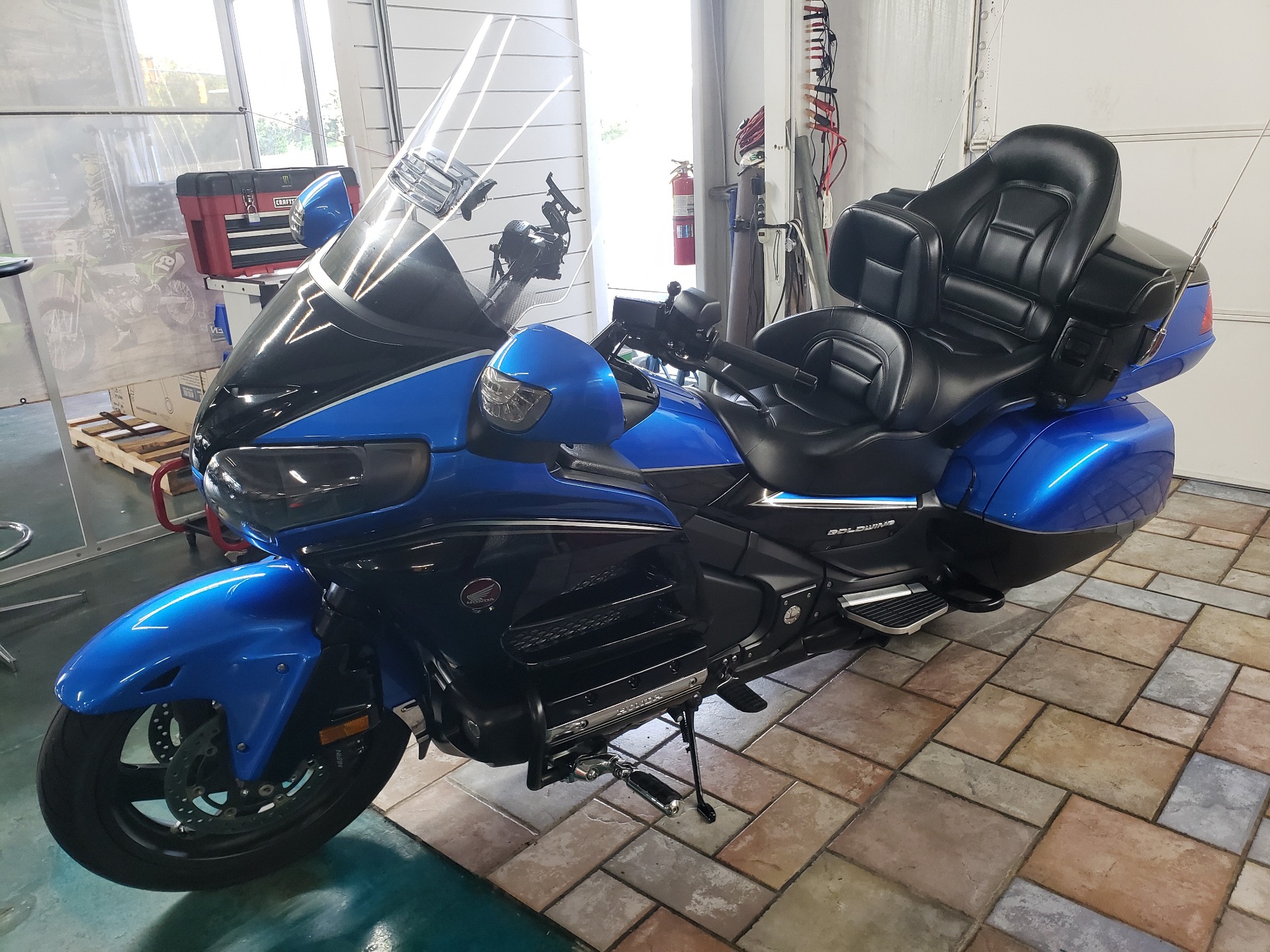 2017 Honda Gold Wing Audio Comfort in Louisville, Tennessee - Photo 2