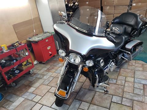 2010 Harley-Davidson Ultra Classic® Electra Glide® in Louisville, Tennessee - Photo 3