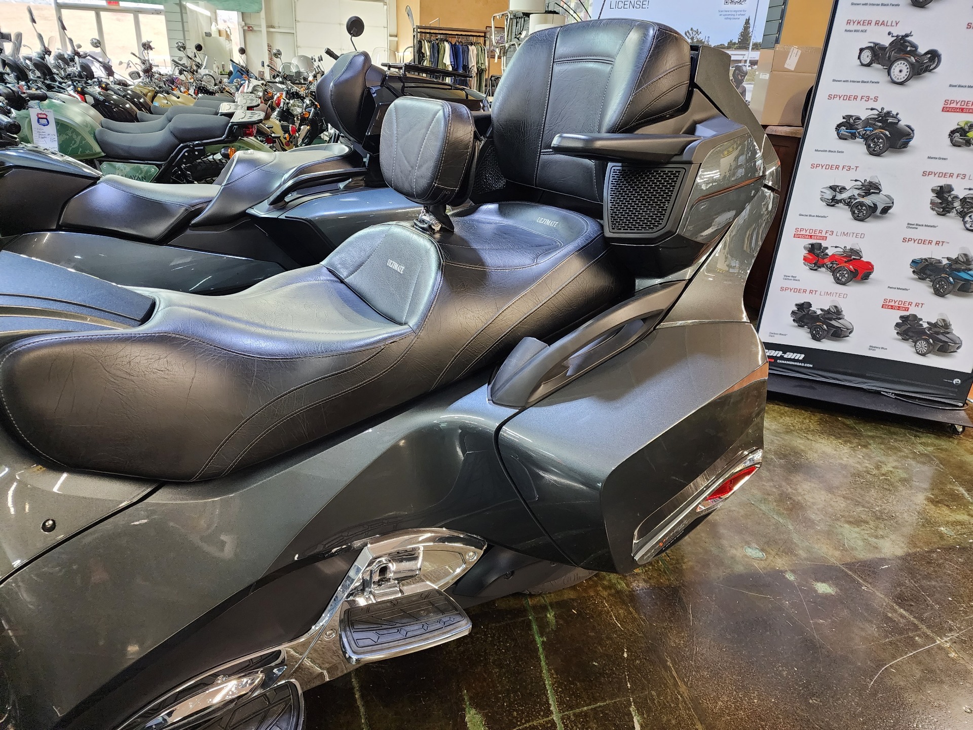 2018 Can-Am Spyder RT Limited in Louisville, Tennessee - Photo 13
