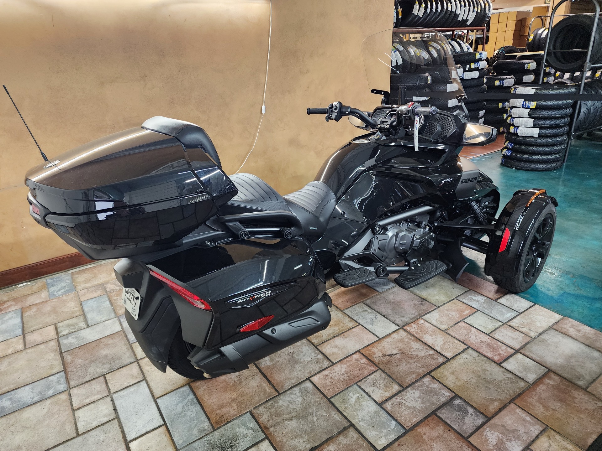 2019 Can-Am Spyder F3 Limited in Louisville, Tennessee - Photo 4