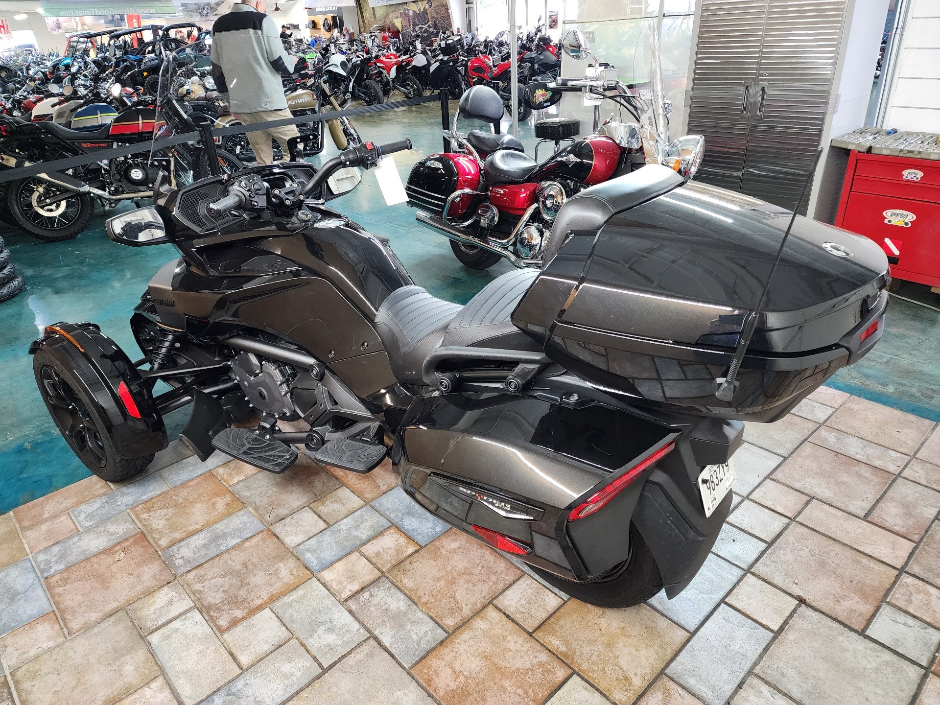 2019 Can-Am Spyder F3 Limited in Louisville, Tennessee - Photo 5