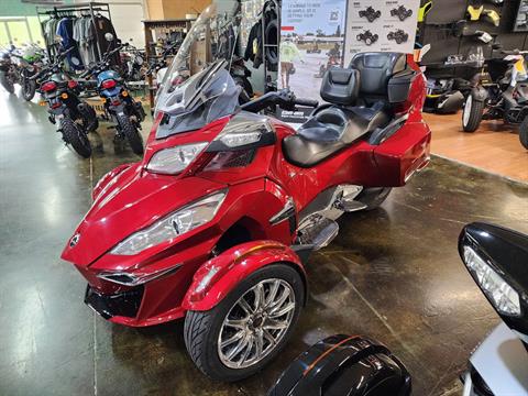2015 Can-Am Spyder® RT Limited in Louisville, Tennessee - Photo 2
