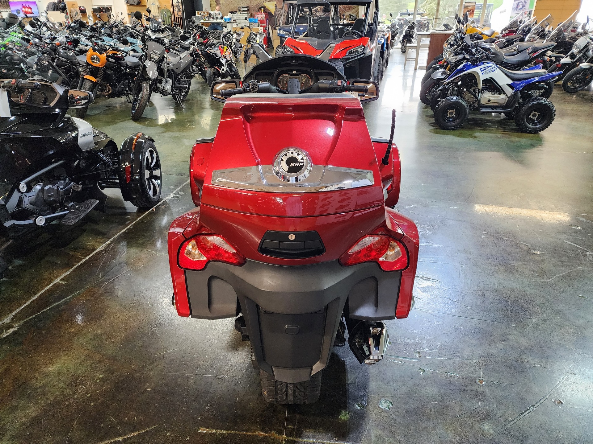 2015 Can-Am Spyder® RT Limited in Louisville, Tennessee - Photo 4