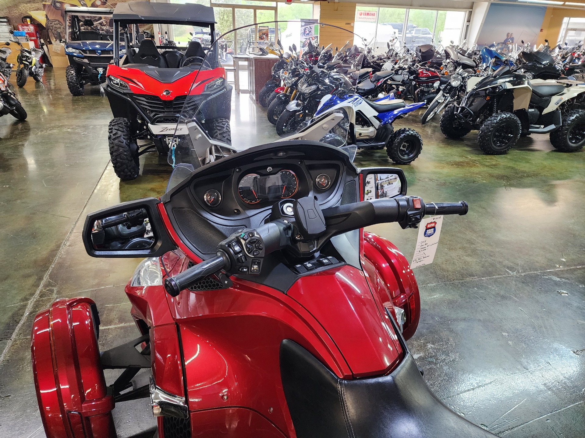 2015 Can-Am Spyder® RT Limited in Louisville, Tennessee - Photo 5