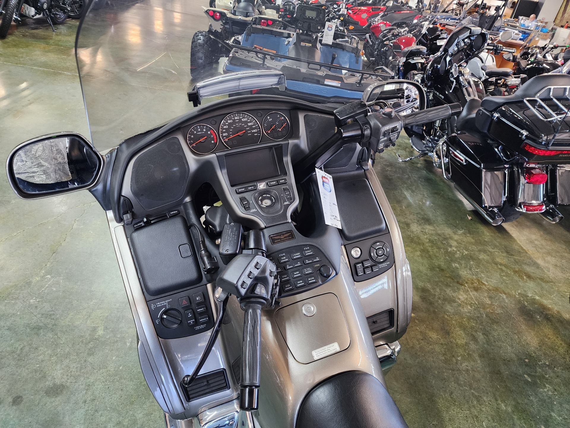2006 Honda Gold Wing® Audio / Comfort / Navi / ABS in Louisville, Tennessee - Photo 5