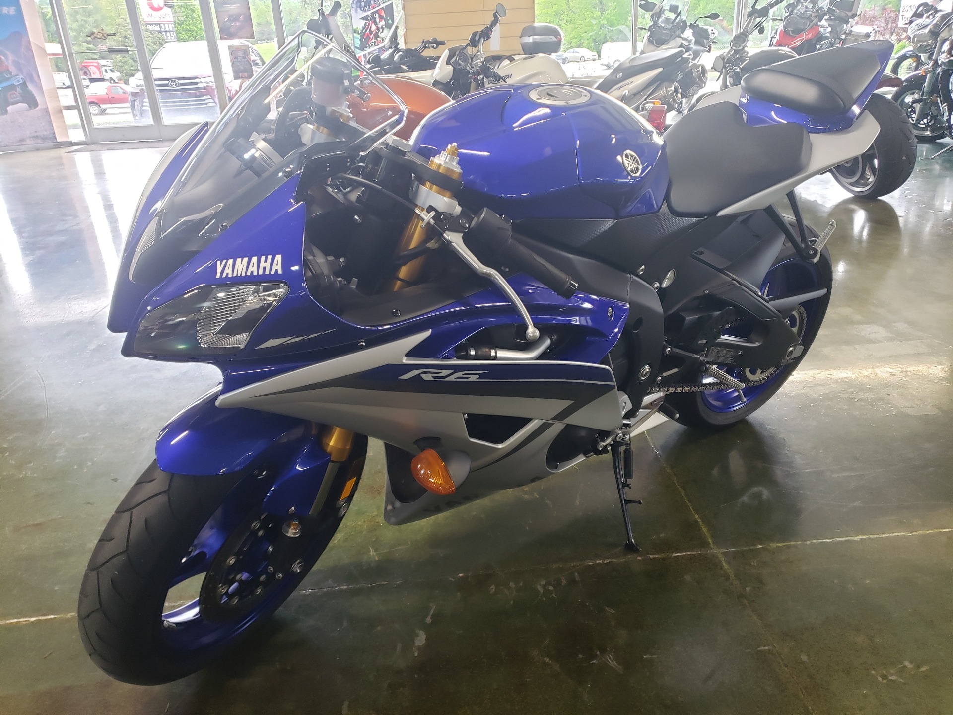 2015 Yamaha YZF-R6 in Louisville, Tennessee - Photo 2