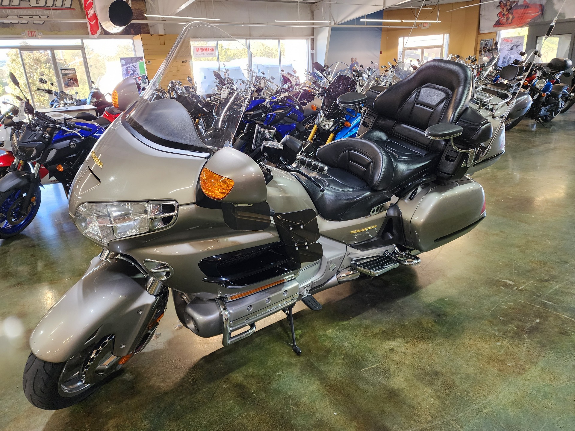 2002 Honda Gold Wing in Louisville, Tennessee - Photo 2