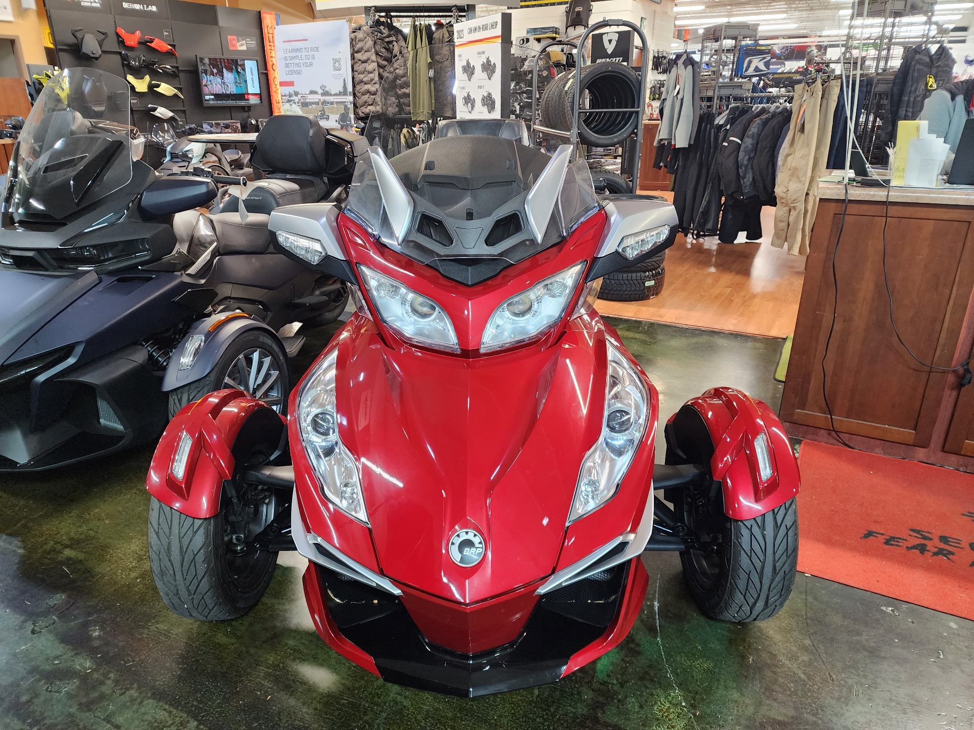 2016 Can-Am Spyder RT-S SE6 in Louisville, Tennessee - Photo 3