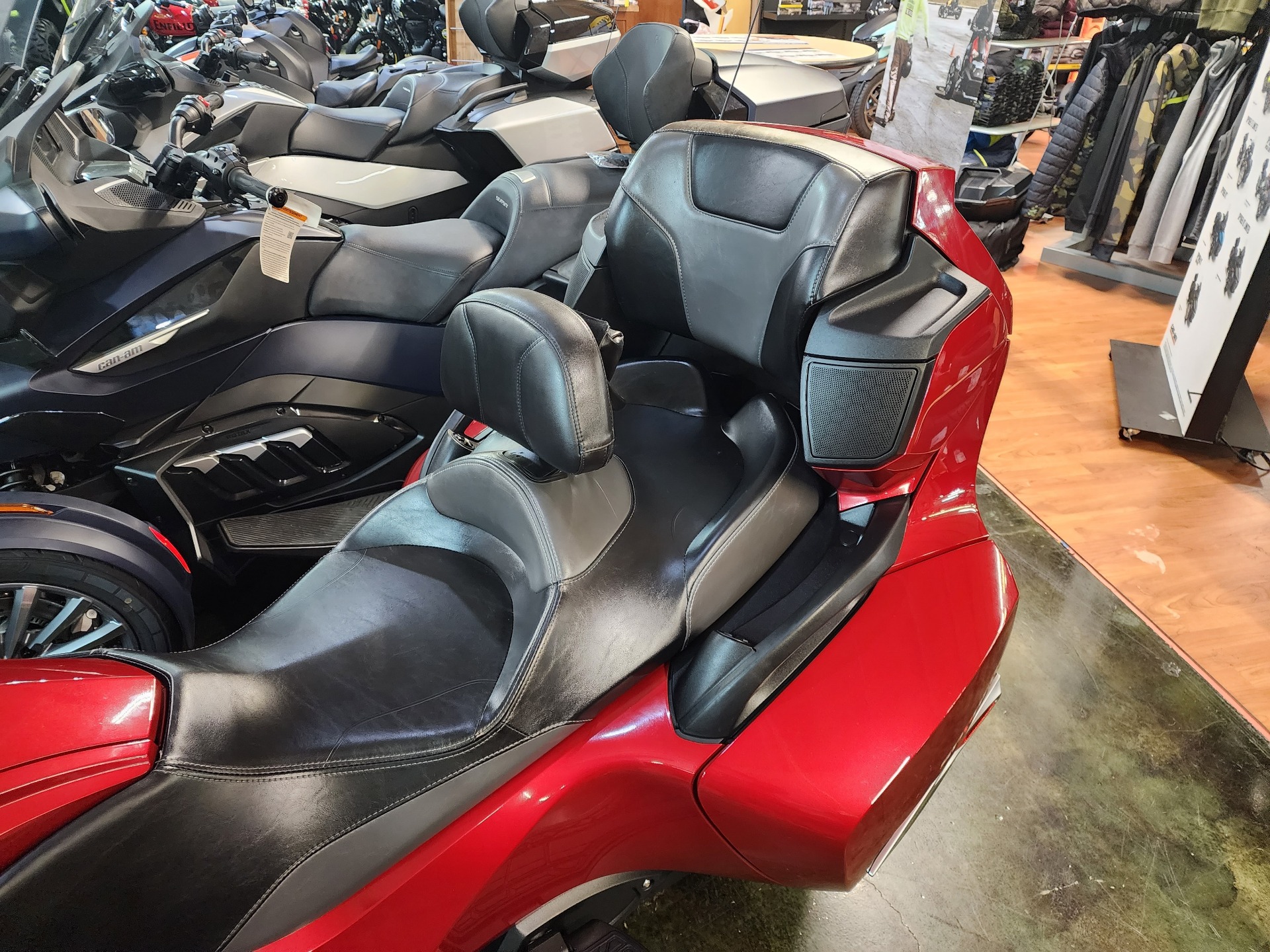 2016 Can-Am Spyder RT-S SE6 in Louisville, Tennessee - Photo 6