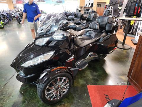 2013 Can-Am Spyder® RT Limited in Louisville, Tennessee - Photo 2