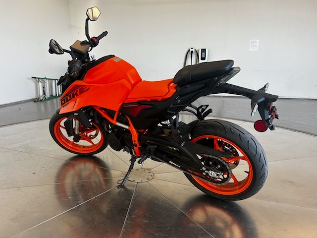 2024 KTM 390 Duke in Stillwater, Oklahoma - Photo 4