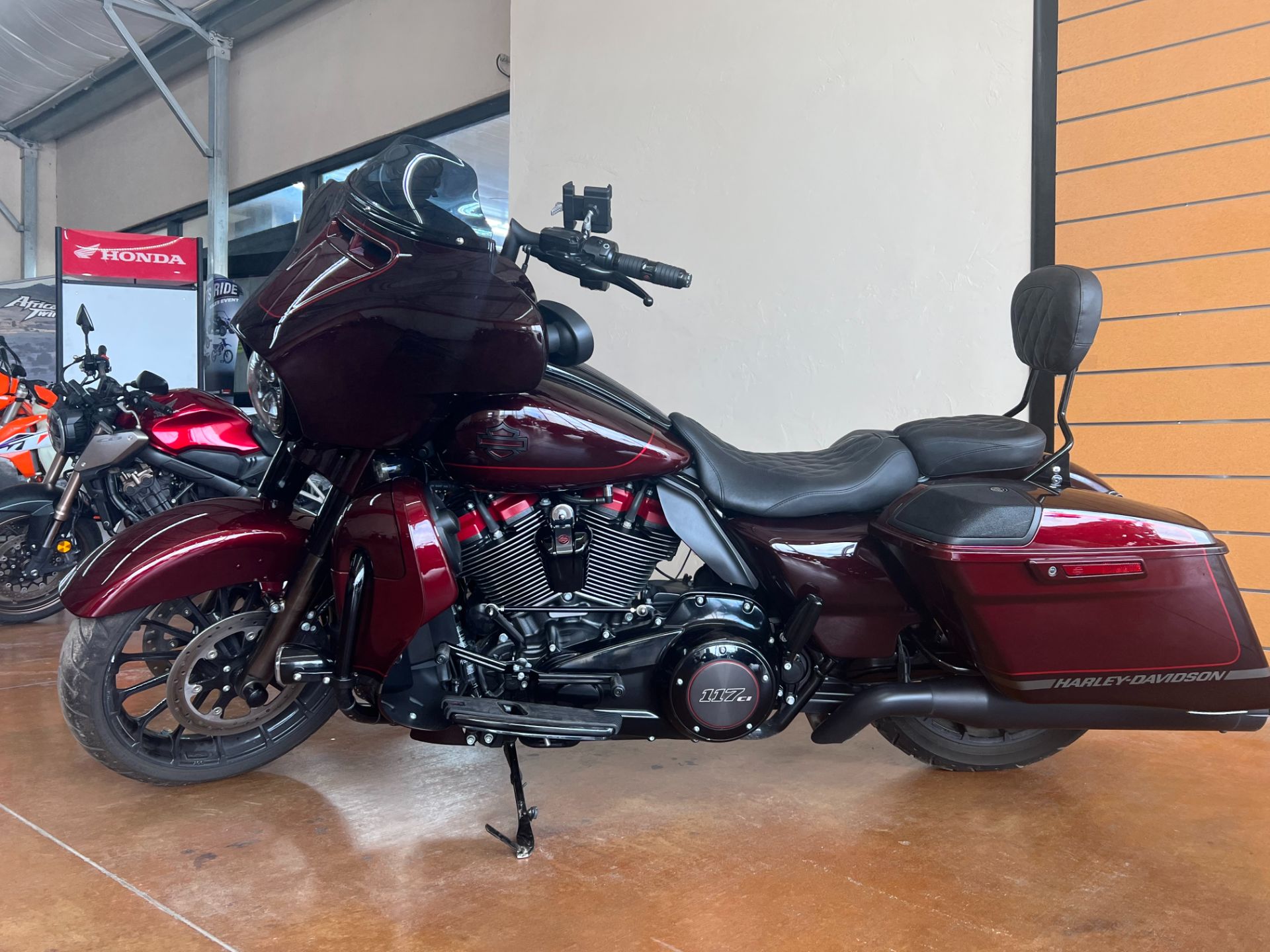 2019 Harley-Davidson Street Glide CVO in Stillwater, Oklahoma - Photo 3
