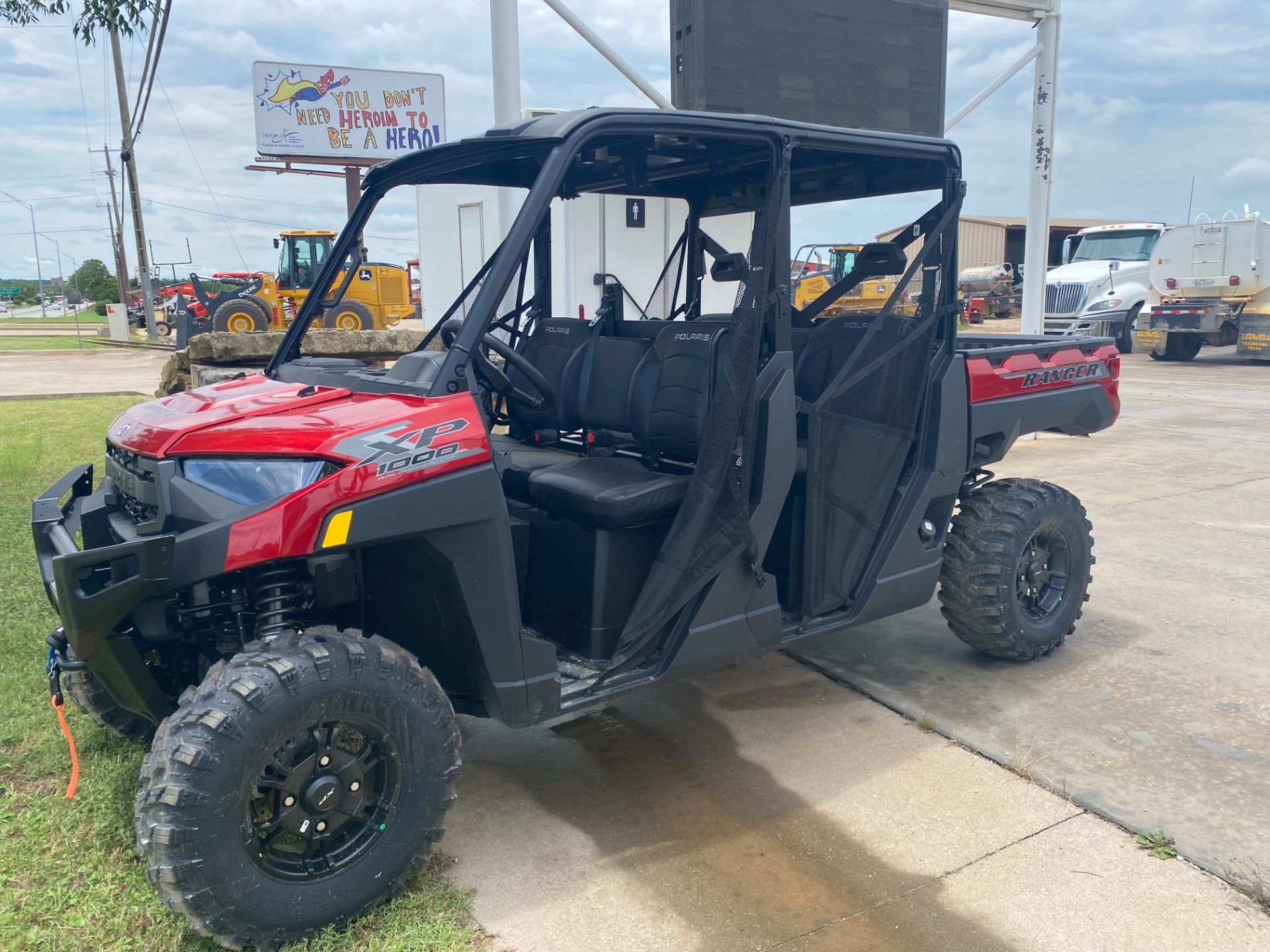 2025 Polaris Ranger Crew XP 1000 Premium in Eastland, Texas - Photo 2