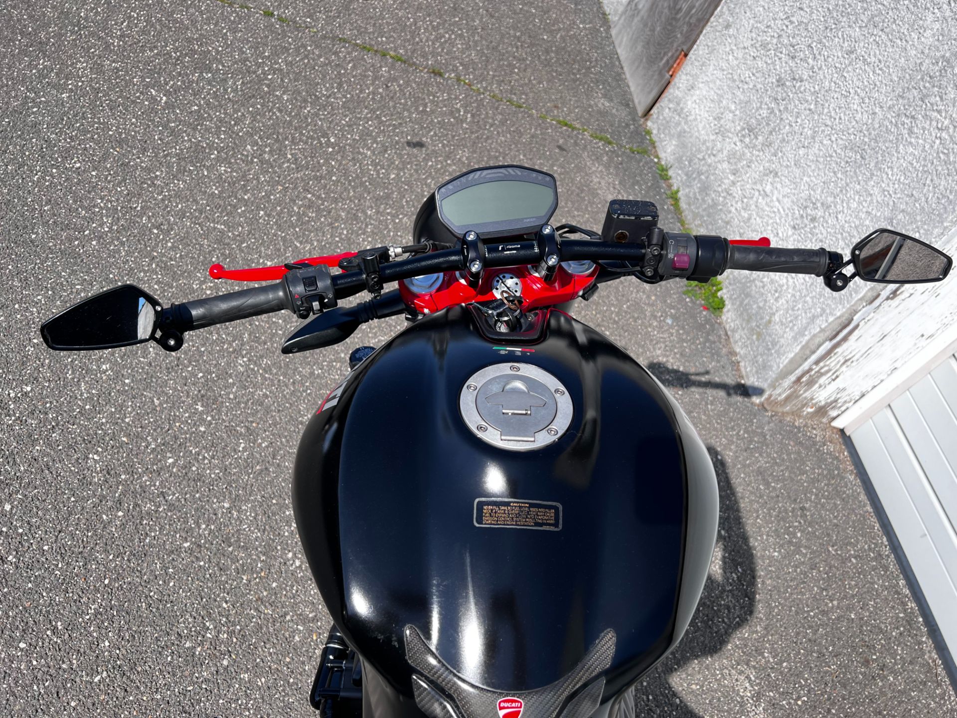 2015 Ducati Monster 821 Dark in Hicksville, New York - Photo 4