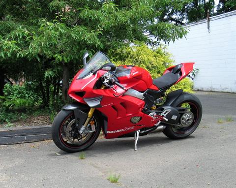 2018 Ducati Panigale V4 S in New Haven, Connecticut - Photo 2