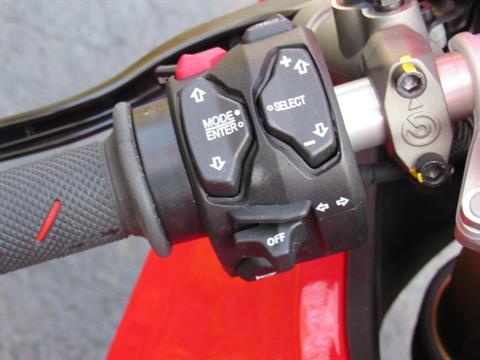 2023 Ducati Panigale V4 R in New Haven, Connecticut - Photo 20