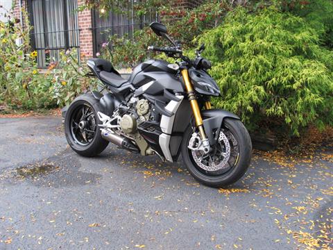 2022 Ducati Streetfighter V4 S in New Haven, Connecticut - Photo 3