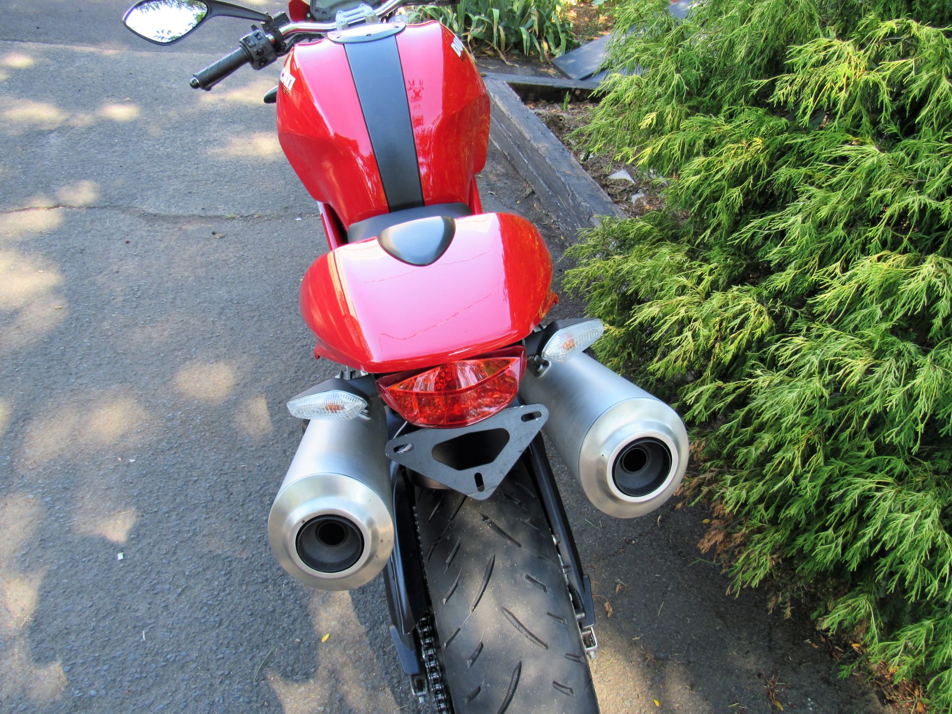 2009 Ducati Monster 696 in New Haven, Connecticut - Photo 9