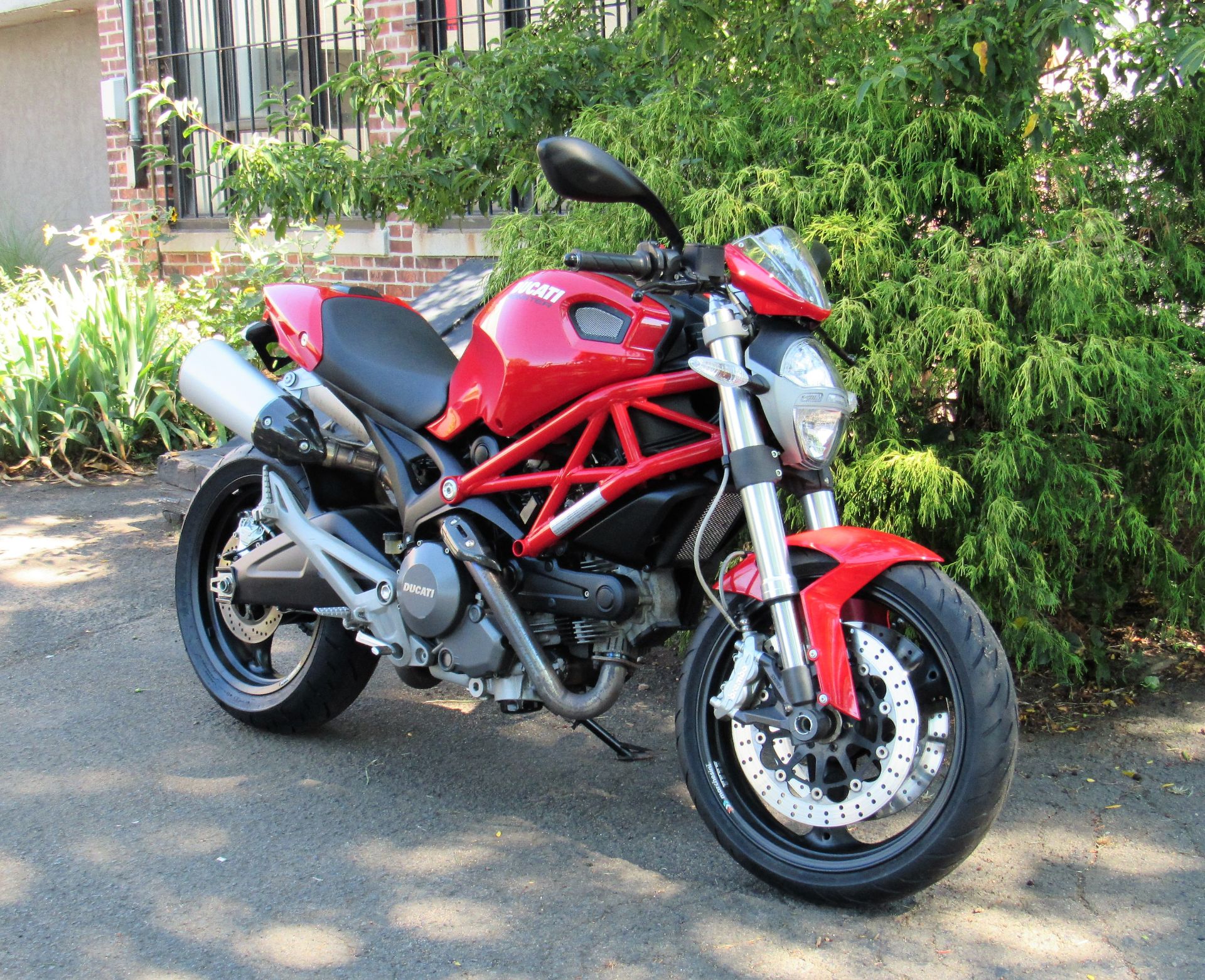 2009 Ducati Monster 696 in New Haven, Connecticut - Photo 2