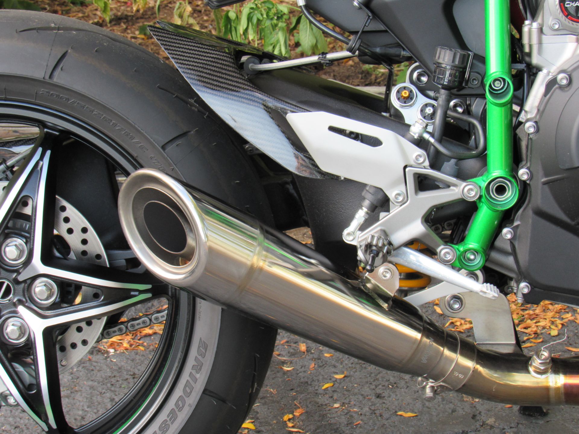 2023 Kawasaki Ninja H2 Carbon in New Haven, Connecticut - Photo 17