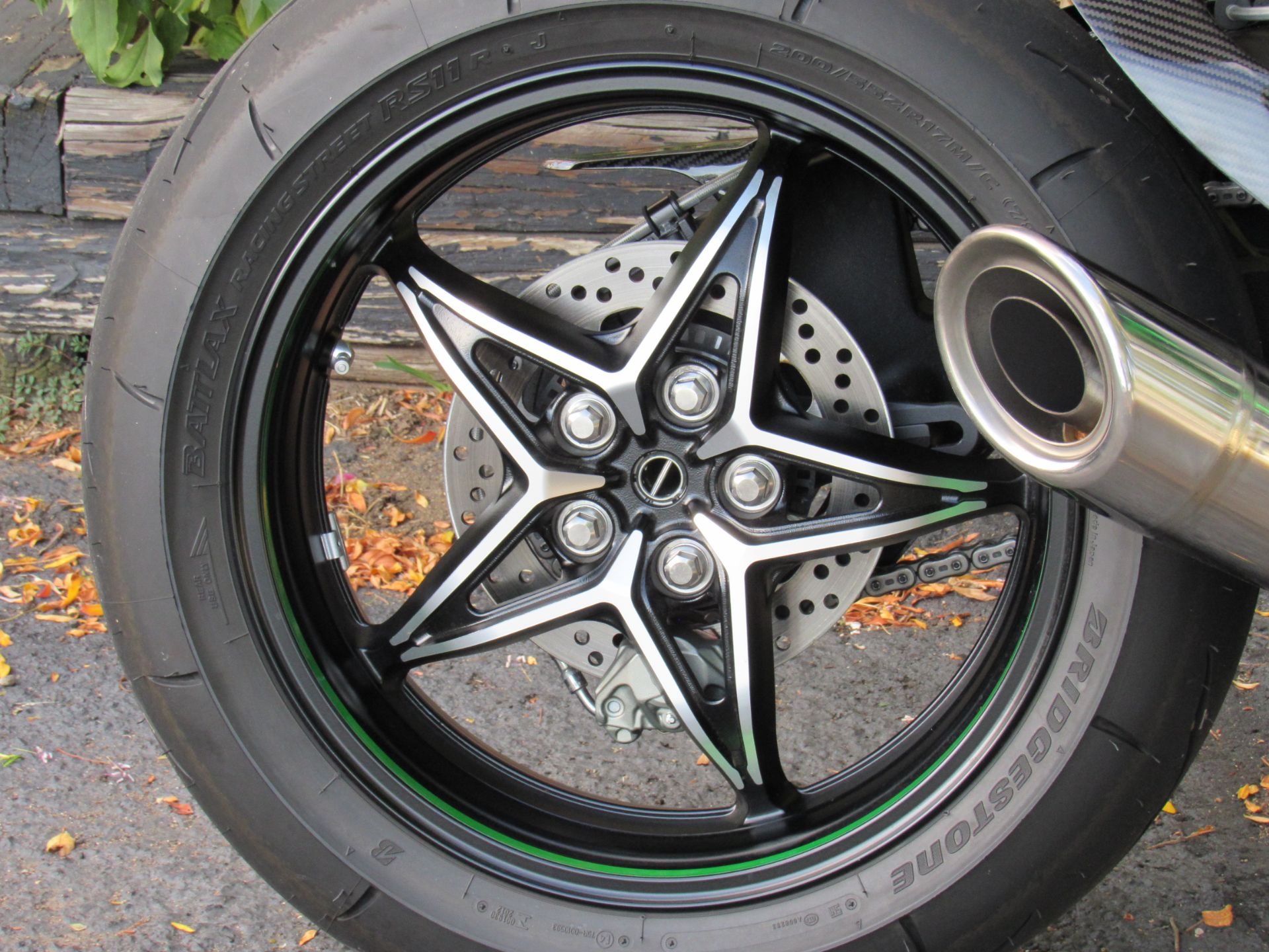 2023 Kawasaki Ninja H2 Carbon in New Haven, Connecticut - Photo 27