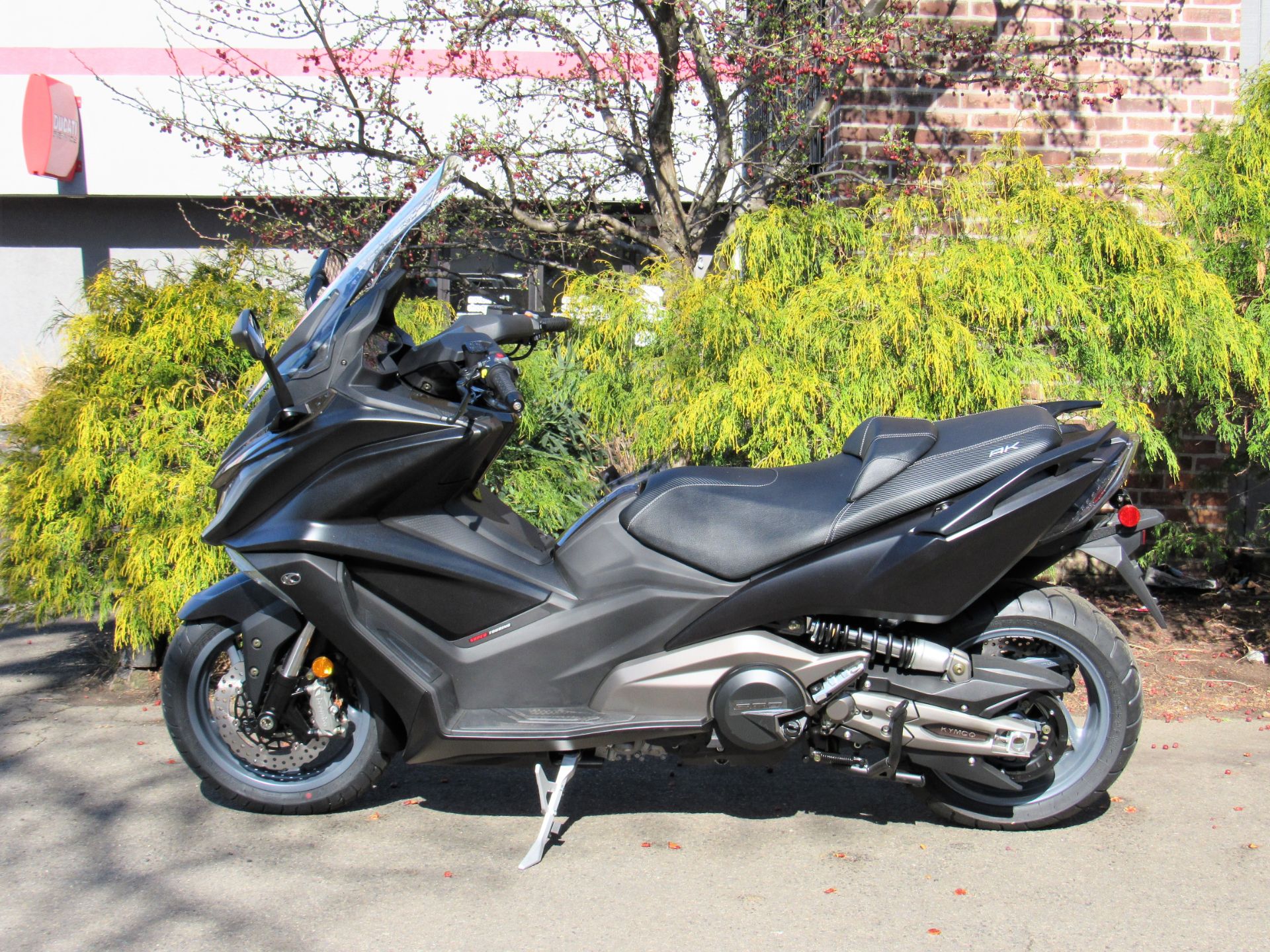 2022 Kymco AK 550 in New Haven, Connecticut - Photo 5