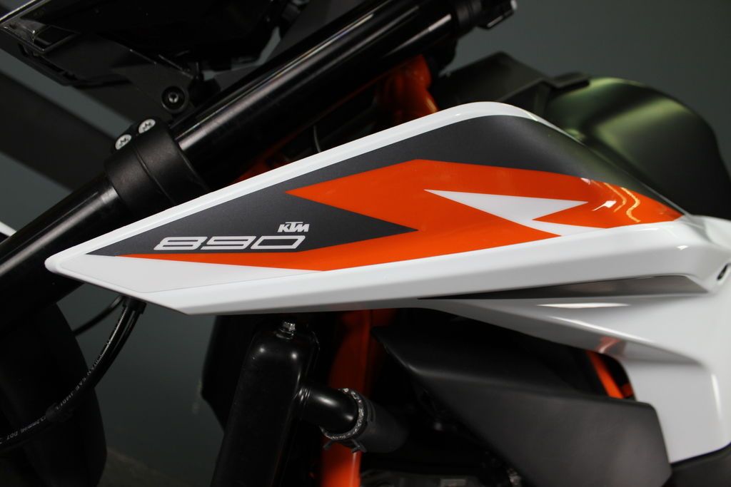 2020 KTM 890 Duke R in Portland, Oregon - Photo 6