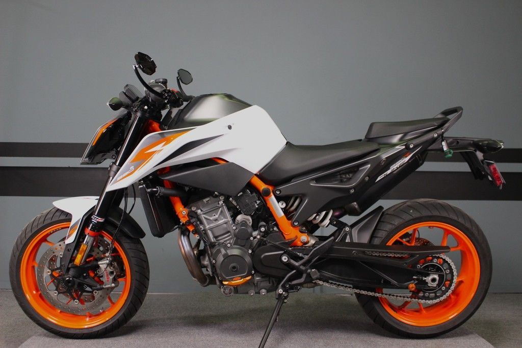 2020 KTM 890 Duke R in Portland, Oregon - Photo 4