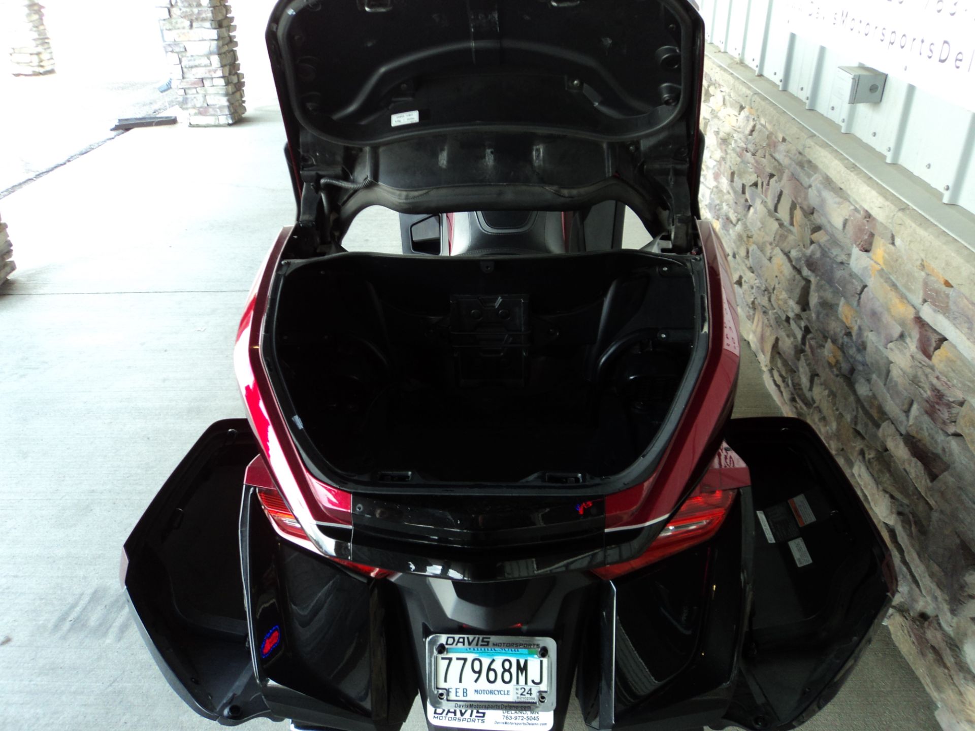 2018 Honda Gold Wing Tour Airbag Automatic DCT in Delano, Minnesota - Photo 7