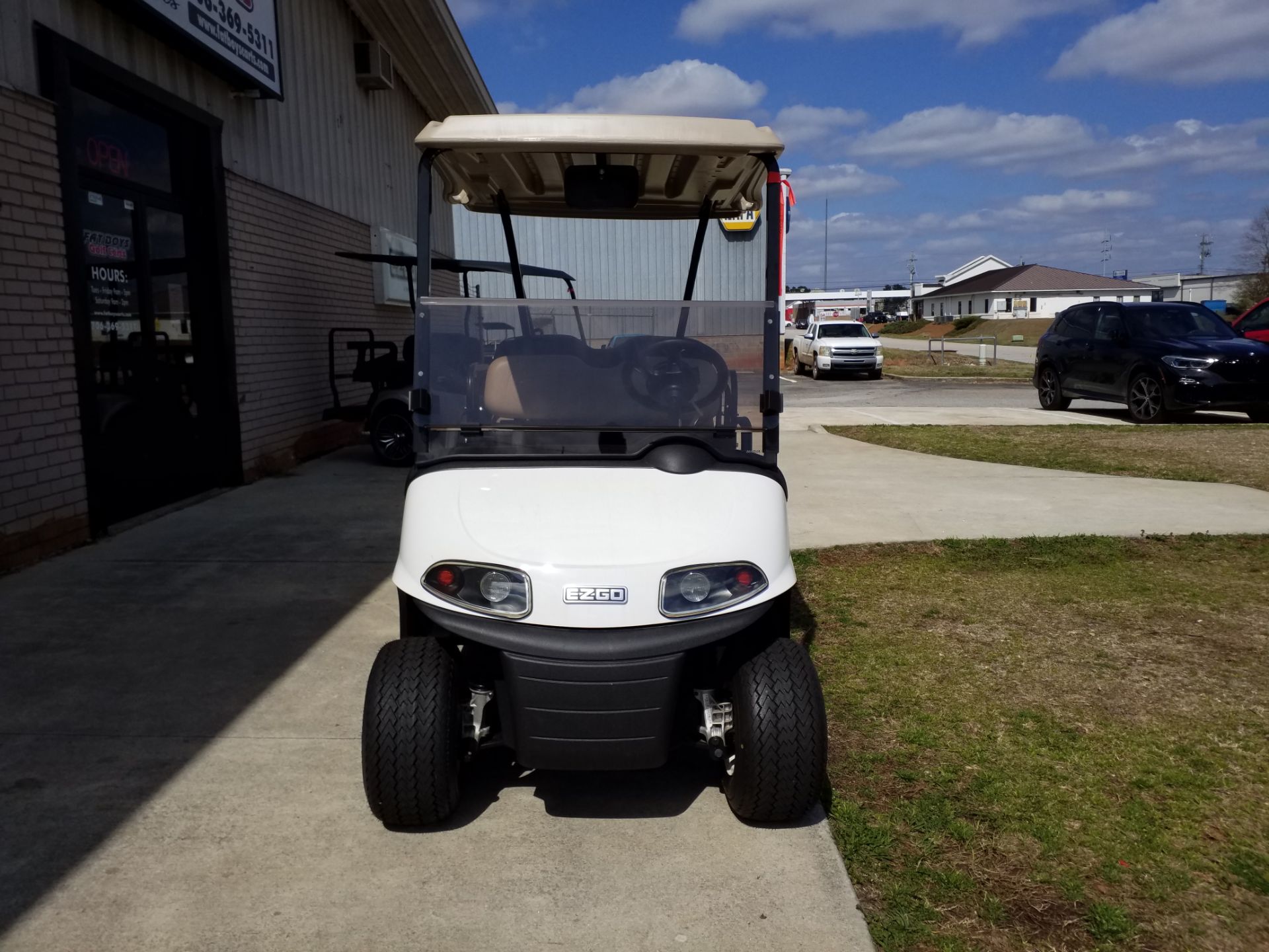 2023 E-Z-GO Freedom RXV ELiTE 2.2 Single Pack with Light World Charger in Covington, Georgia - Photo 5