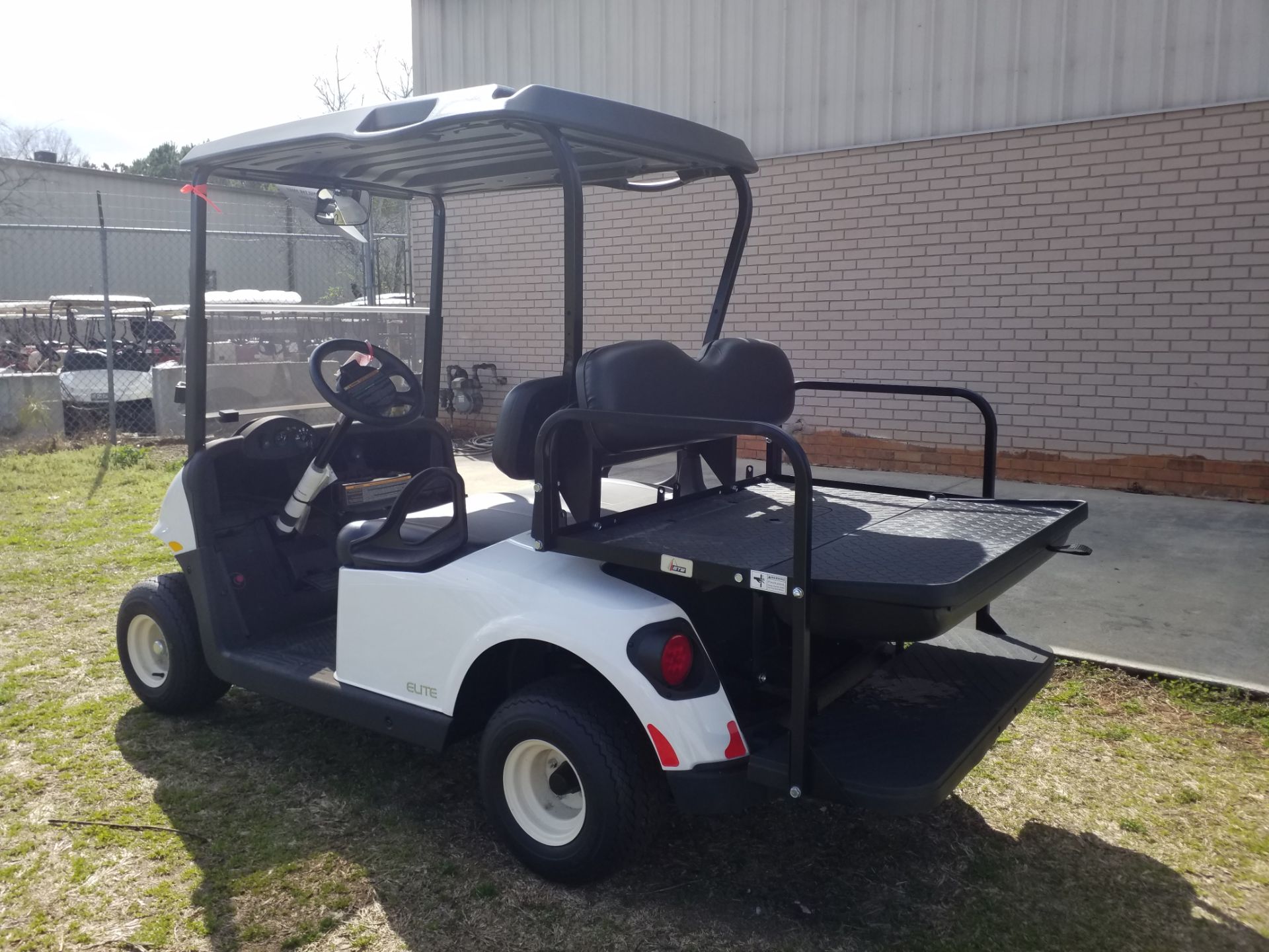 2023 E-Z-GO Freedom RXV ELiTE 2.2 Single Pack with Light World Charger in Covington, Georgia - Photo 4
