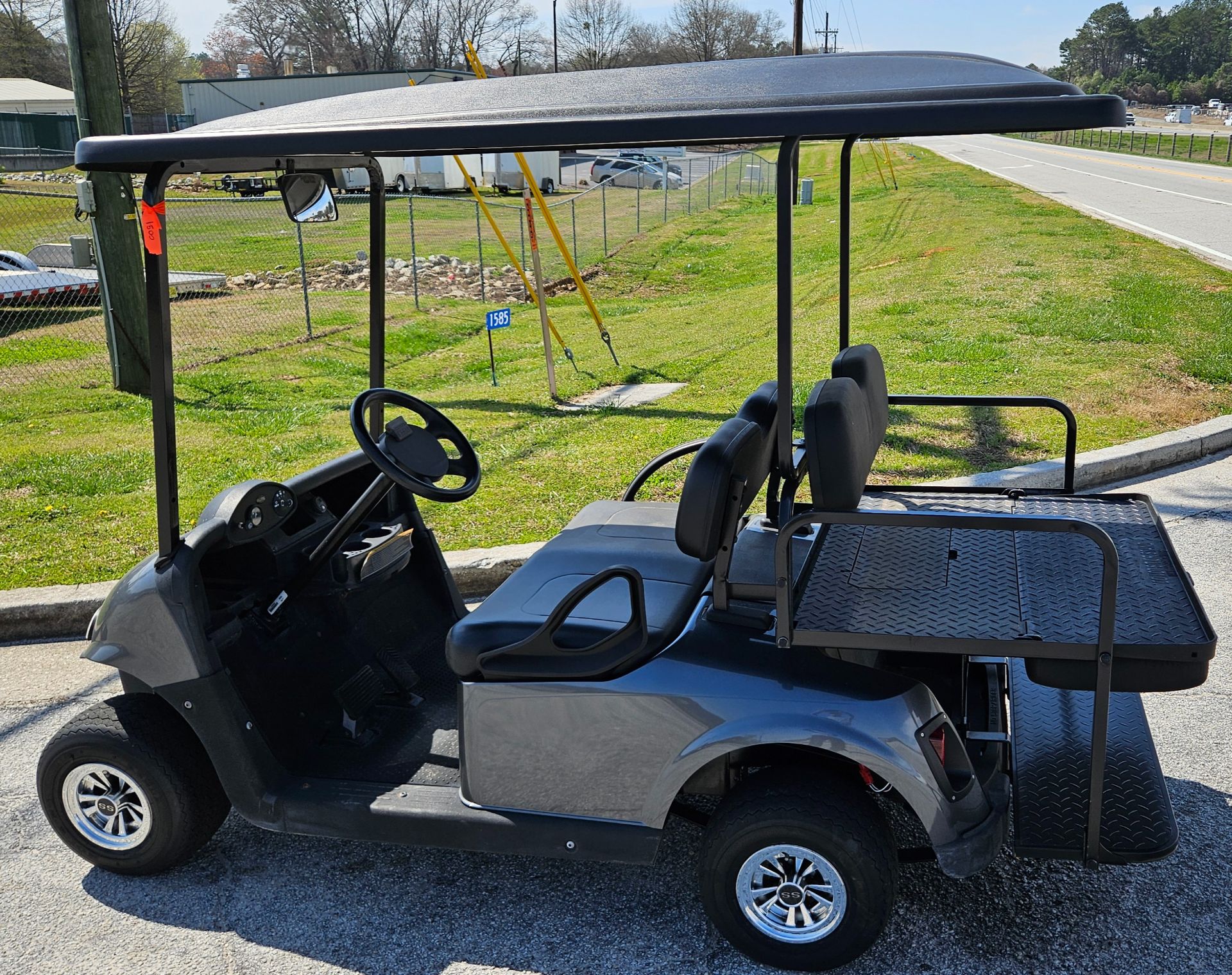 2017 E-Z-GO Golf Freedom RXV Electric in Covington, Georgia - Photo 6