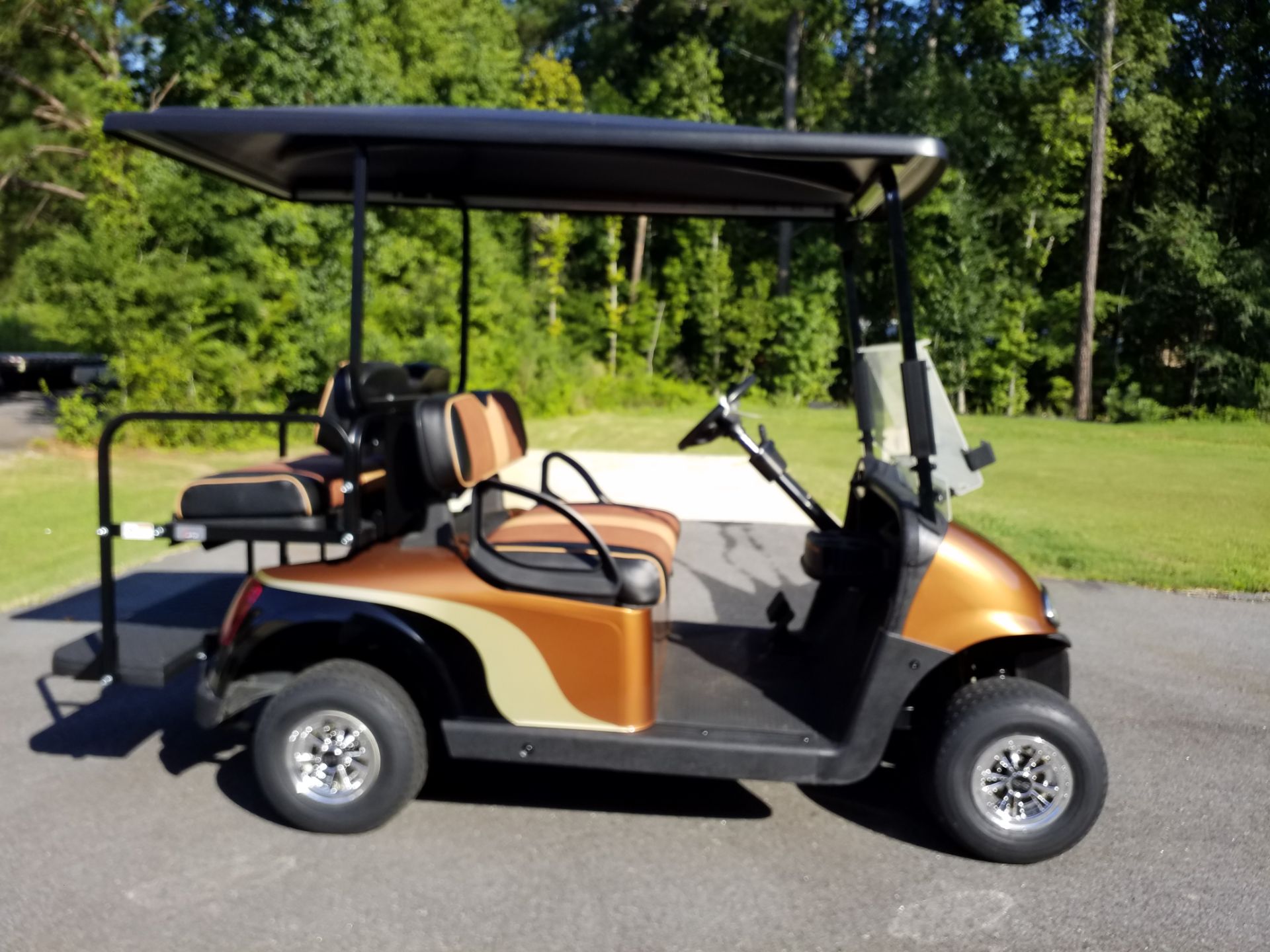 2017 E-Z-GO Golf Freedom RXV Electric in Covington, Georgia - Photo 2