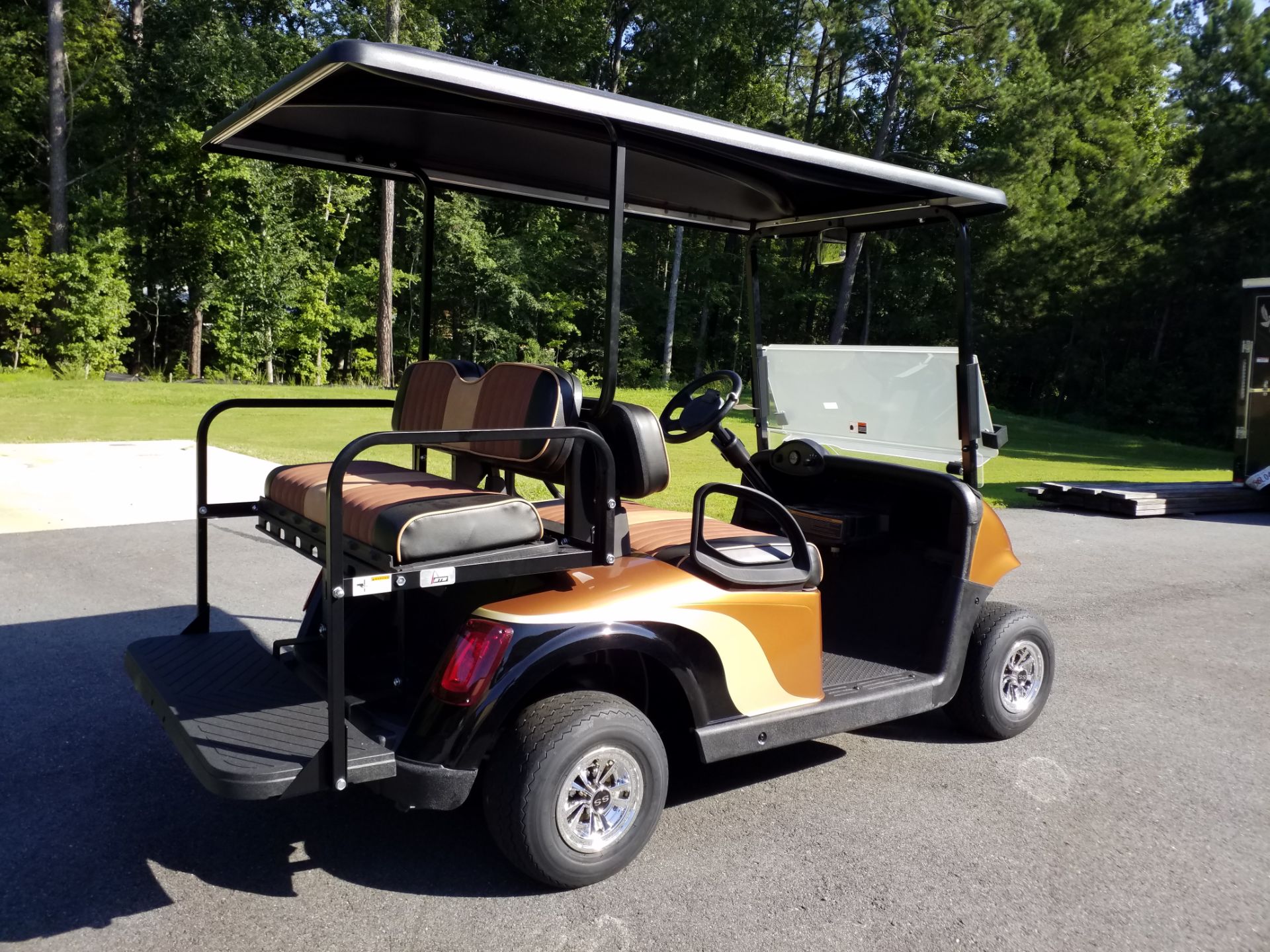 2017 E-Z-GO Golf Freedom RXV Electric in Covington, Georgia - Photo 3