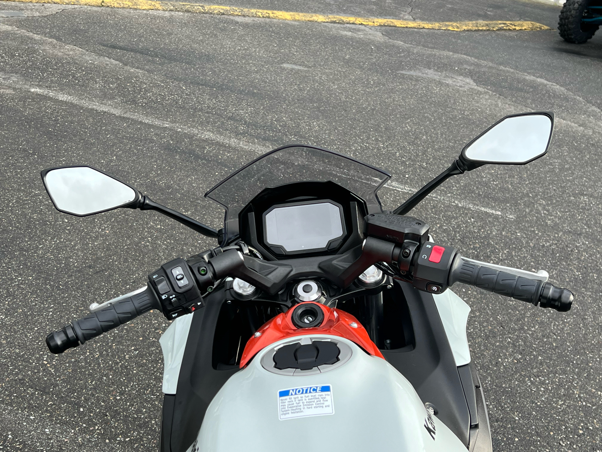 2023 Kawasaki Ninja 650 in Bellingham, Washington - Photo 7