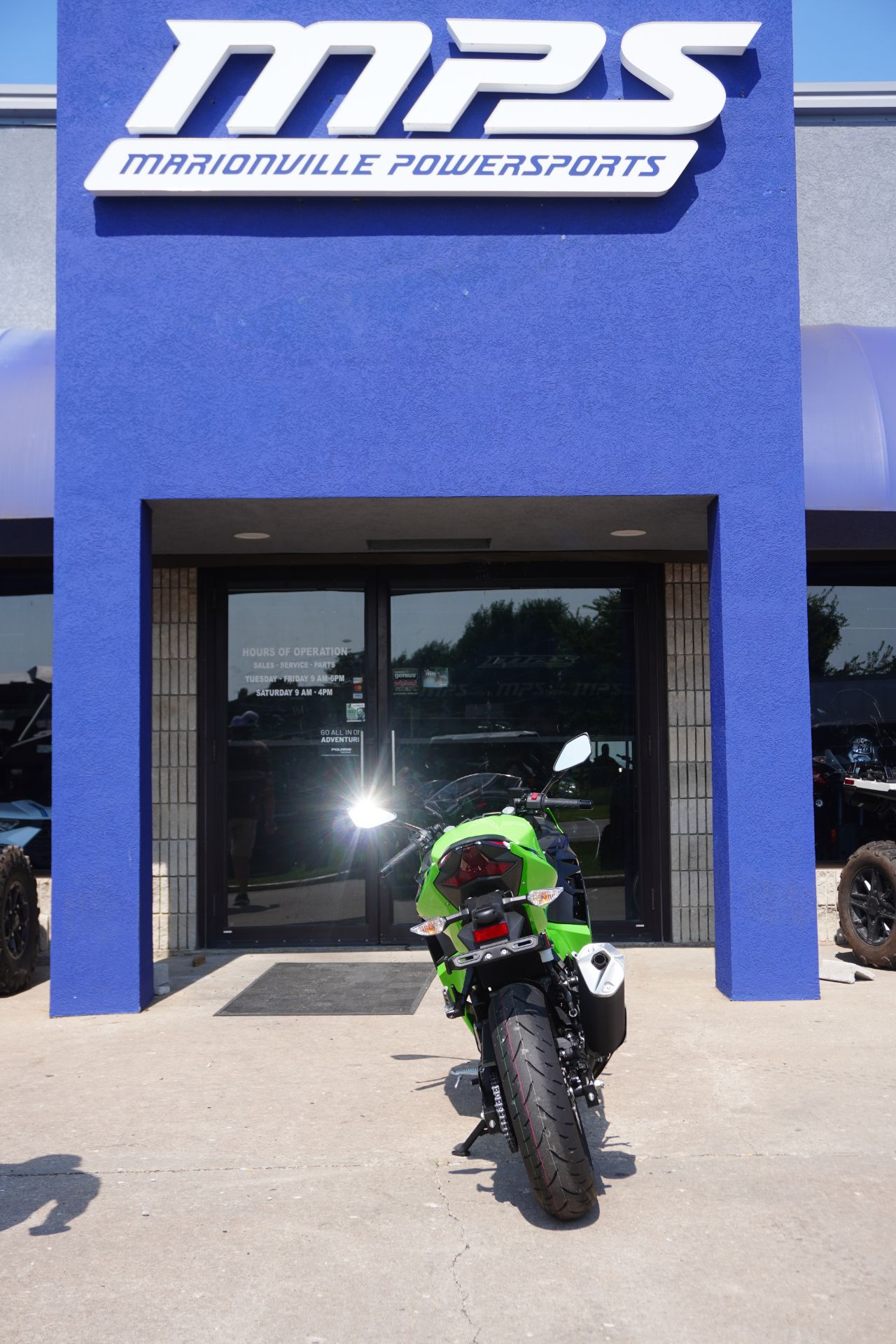 2023 Kawasaki Ninja 400 ABS KRT Edition in Marionville, Missouri - Photo 5