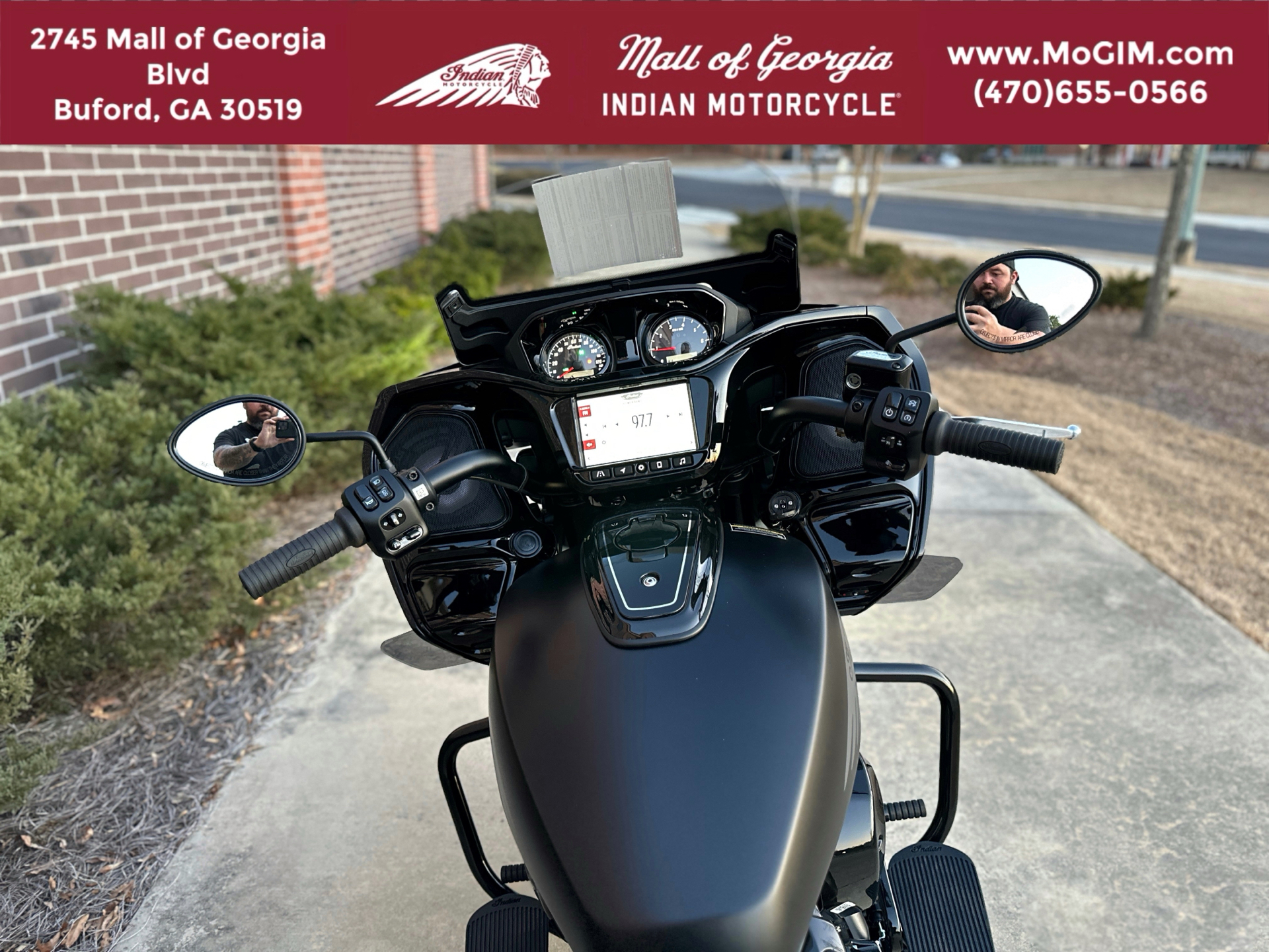 2024 Indian Motorcycle Challenger® Dark Horse® with PowerBand Audio Package in Buford, Georgia - Photo 5