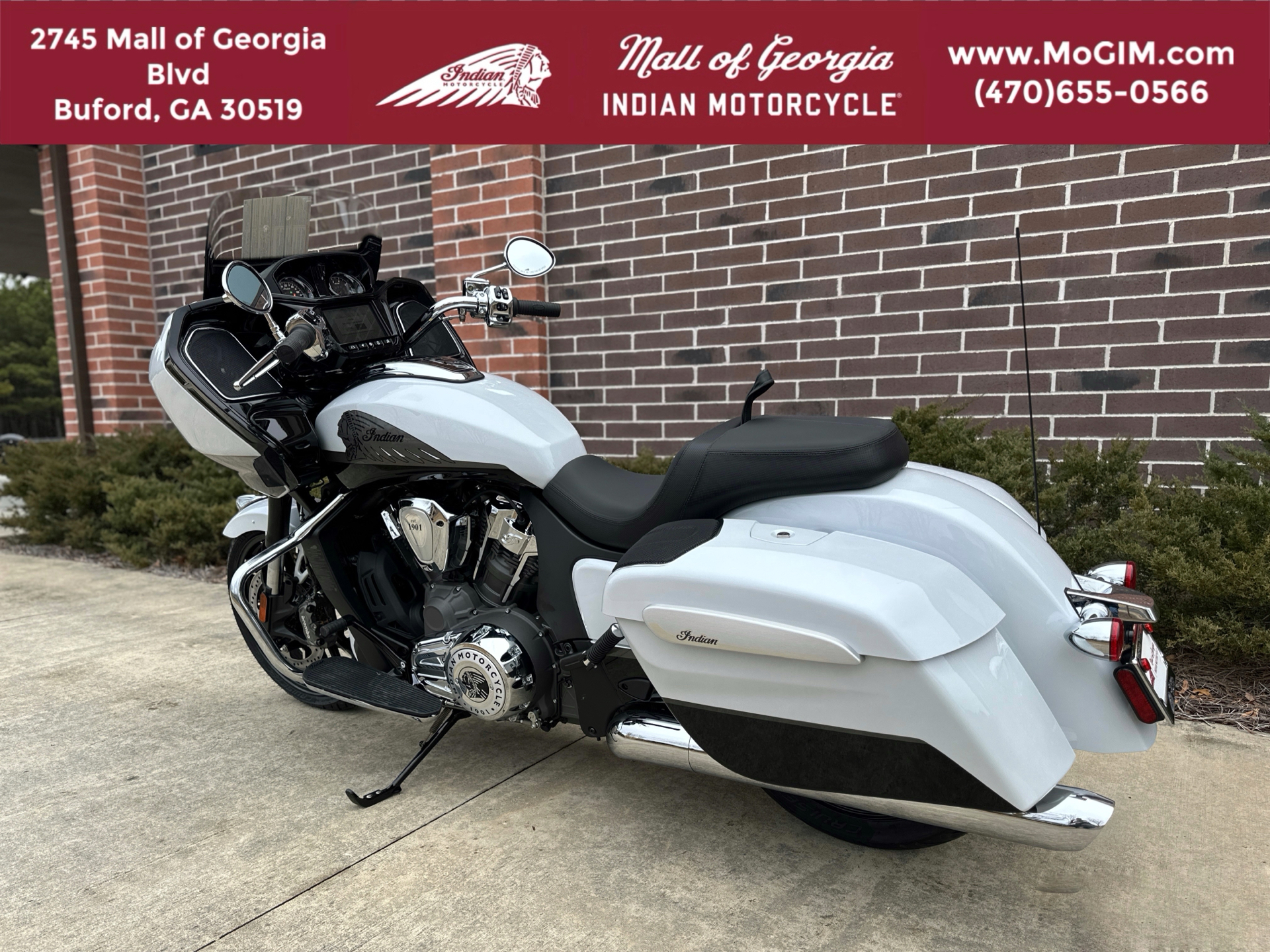 2024 Indian Motorcycle Challenger® Limited with PowerBand Audio Package in Buford, Georgia - Photo 8