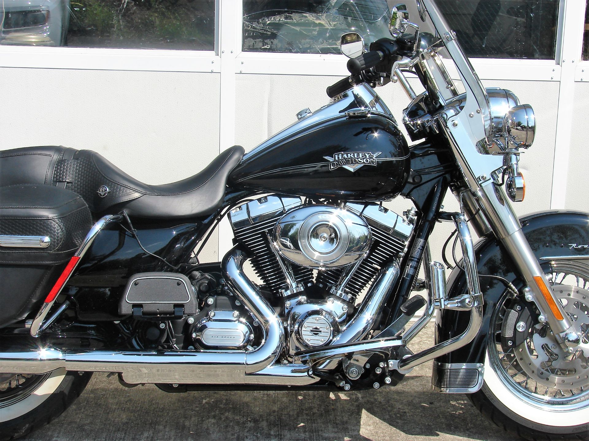 2011 Harley-Davidson Road King in Williamstown, New Jersey - Photo 2