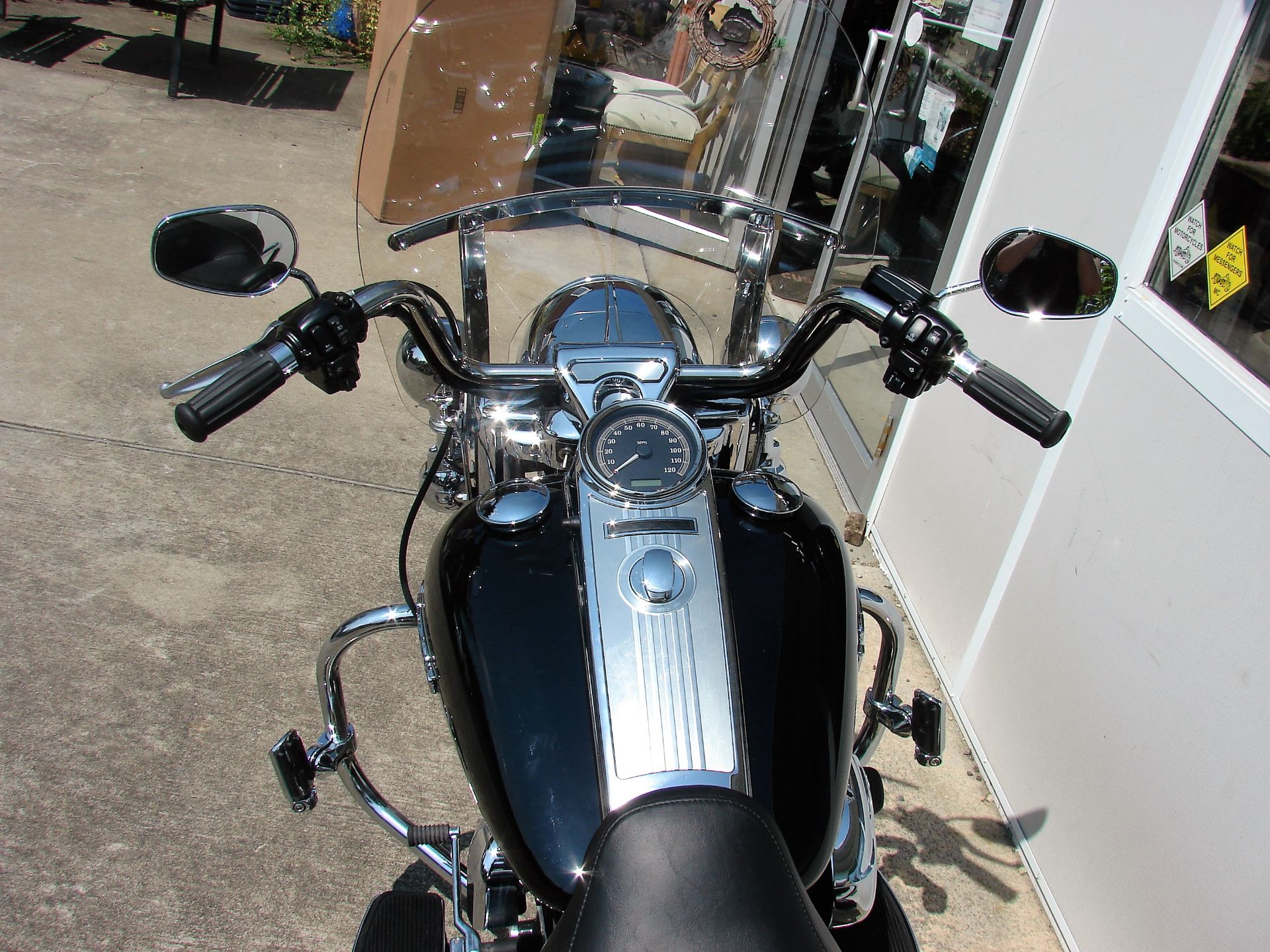2011 Harley-Davidson Road King in Williamstown, New Jersey - Photo 5